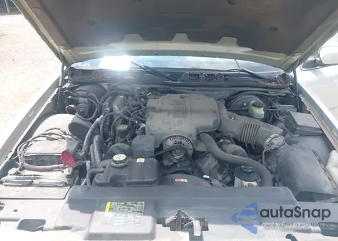 2004 Mercury Grand Marquis Gs из США, поврежденный, VIN 2MEFM74WX4X683434